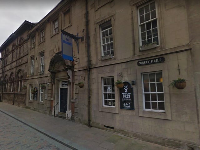 Popular pub The Graduate on Surrey Street shows plenty of live sport. Book now to secure a table: www.pubswithmore.co.uk/graduatesheffield