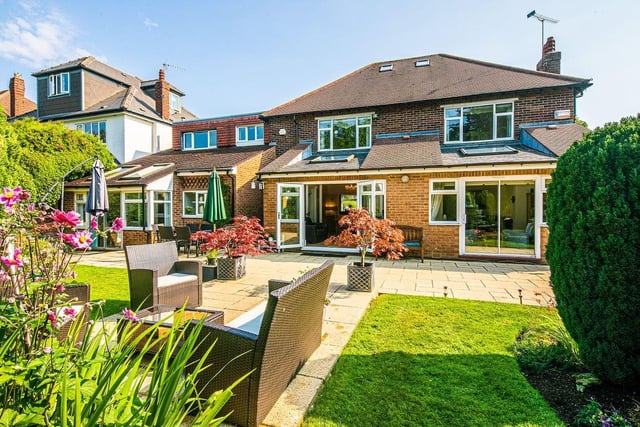 This £975,000 home has just been shared to Sheffield Zoopla.