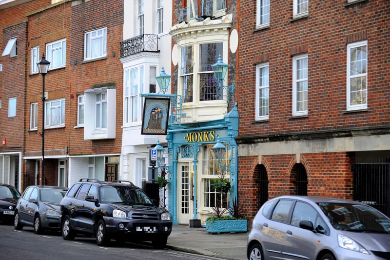 Once found in the High Street in Old Portsmouth this pub/ wine bar, was opposite St Thomas’s Anglican cathedral. It was turned into a tapas bar by the name of El Nico in 2014, but has since shut down.