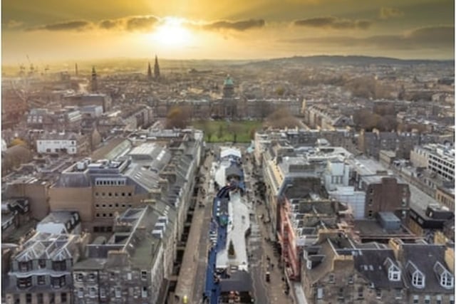 Until January 14, George Street will be closed to drivers between Charlotte Square and Castle Street. This closure has been put in place to make room for Edinburgh's Christmas ice rink.