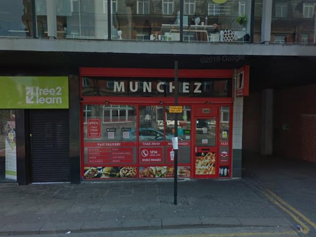 This kebab and pizza place has a five food hygiene rating.