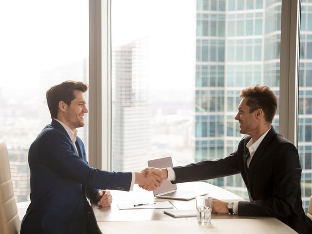 Median annual base salary: 29,307 GBP