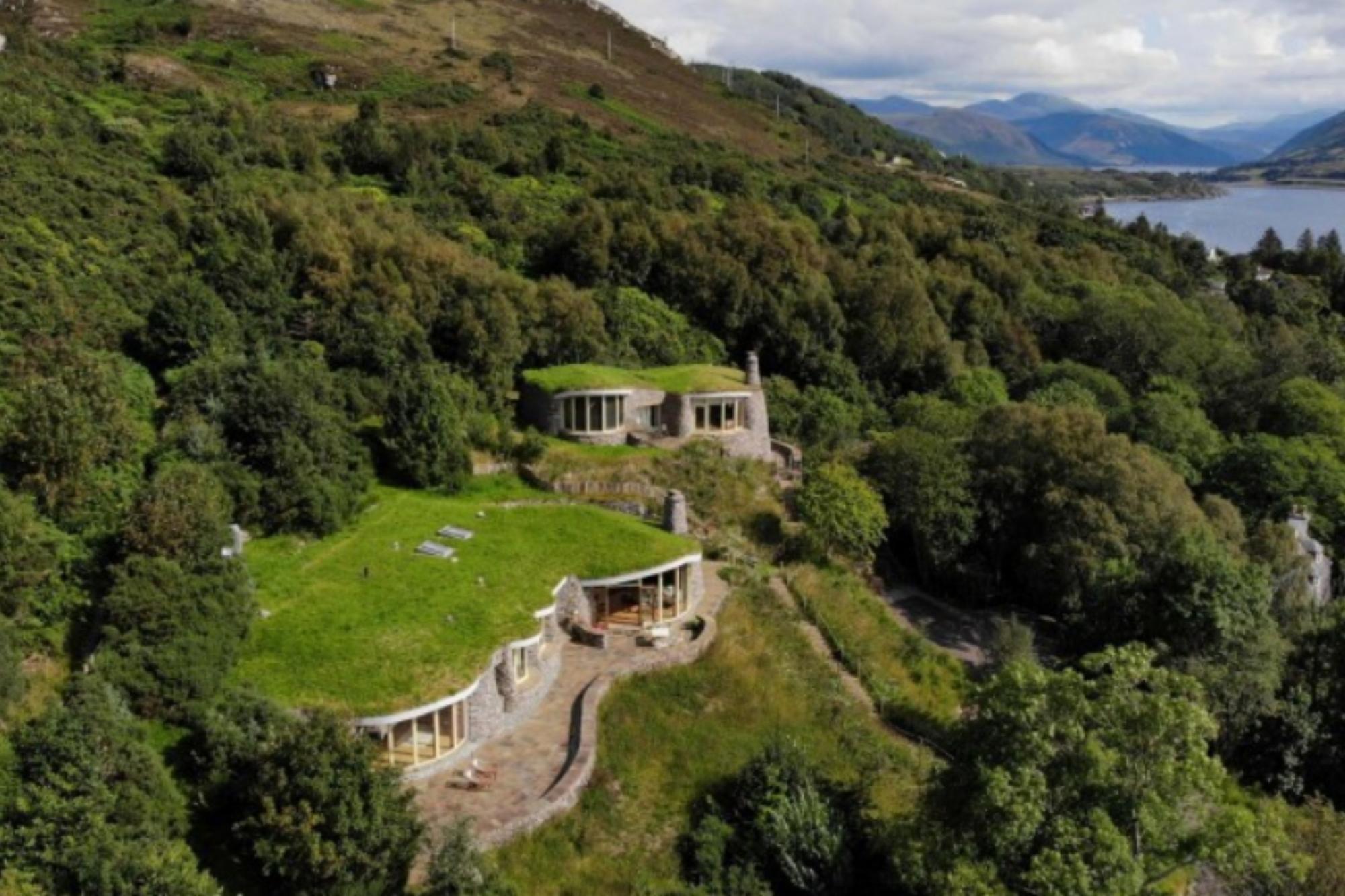 The two Stonehouses provide the perfect Highland escape for up to four people.