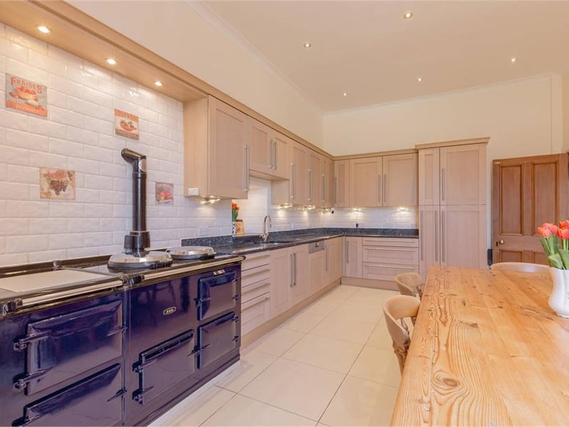 Dining kitchen.