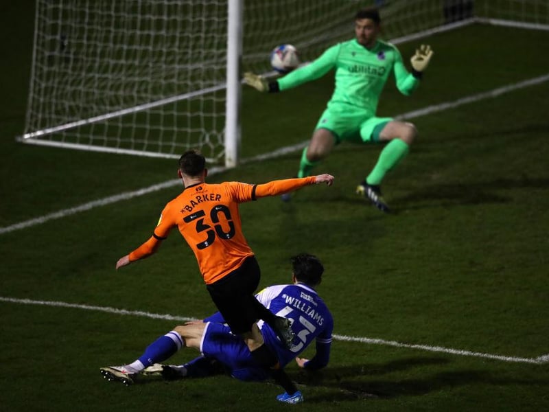 On-loan Rangers winger Brandon Barker has got off the mark for Oxford United, coming on as a sub and netting the second in a 2-0 win against Bristol Rovers (Various)