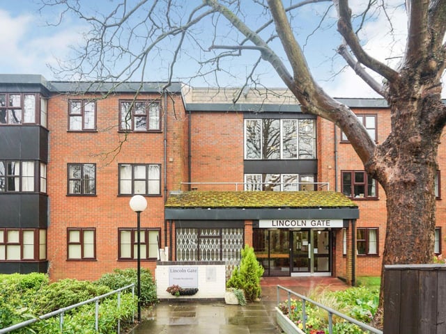 This one bed flat is situated on the second floor of the building, and is available exclusively for residents over the age of 55. This property was first listed on 22 June and was first reduced on 6 September by £15,000. It was then once again reduced on 16 October by another £5,000. Currently the flat is available for offers in the region of £70,000.