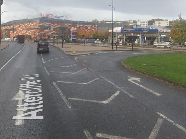 Approaching Savile Street from Attercliffe Road is perilous. This is the last turn off - a sort of U-turn on to Savile Street before hitting the CAZ on the inner ring road and the Wicker. There are various garages and offices you could left turn into before turning round. Just remember, the old railway line and Wicker bridges that carry it is your boundary. Go under them and you’re in the chargeable zone.