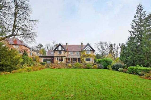 Snaithing Lane in Ranmoor has some fabulous properties and the average price is £973,909.