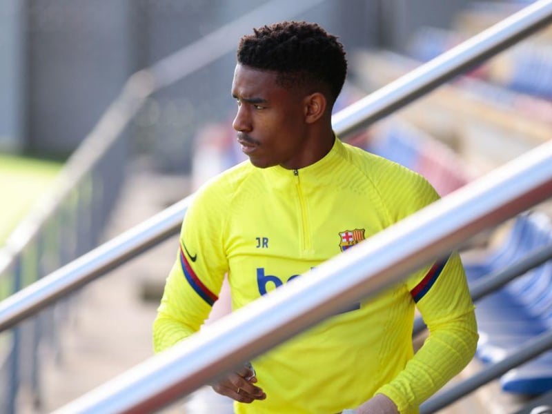Junior Firpo will undergo a medical at Leeds United before joining from Barcelona, snubbing West Ham United in the process. (Sport)
(Photo by Pau Barrena / AFP) (Photo by PAU BARRENA/AFP via Getty Images)