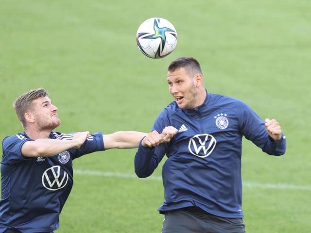 Bayern Munich CEO Oliver Kahn has opened the door to Newcastle United while admitting that Bundesliga winner Niklas Sule could leave the Allianz Arena. (Mia San Mia)
(Photo by Alexander Hassenstein/Getty Images)