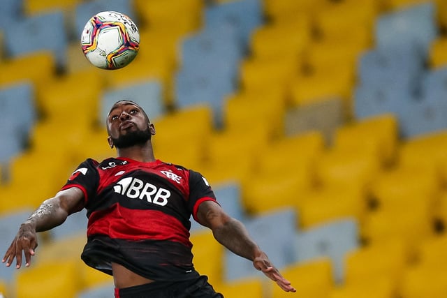 Flamengo's midfielder Gerson, who has been linked with Chelsea and Tottenham, says he has no interest in leaving the club. (Globo Esporte)