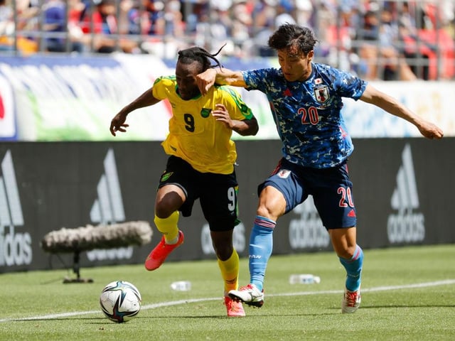 Celtic are nearing a deal for Japanese star Reo Hatate. The 24-year-old’s contract with Kawasaki Frontale expires at the end of January but the Parkhead club are looking to push through a deal early in the January transfer window. Hatate, who has held positive talks with the club, can play at left-back, the left of midfield or in the centre. (Sky Sports)