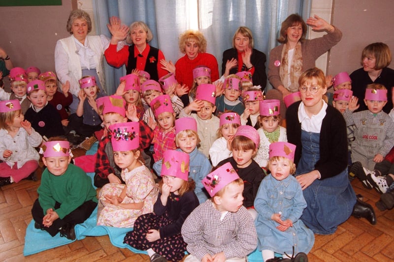 STANDMI
Mike Russell story...Pictured at Stanhouse Nursery School, Queen Mary Road, Manor, Sheffield, where children and staff are seen a the final Christmas party  for the closure of the school.