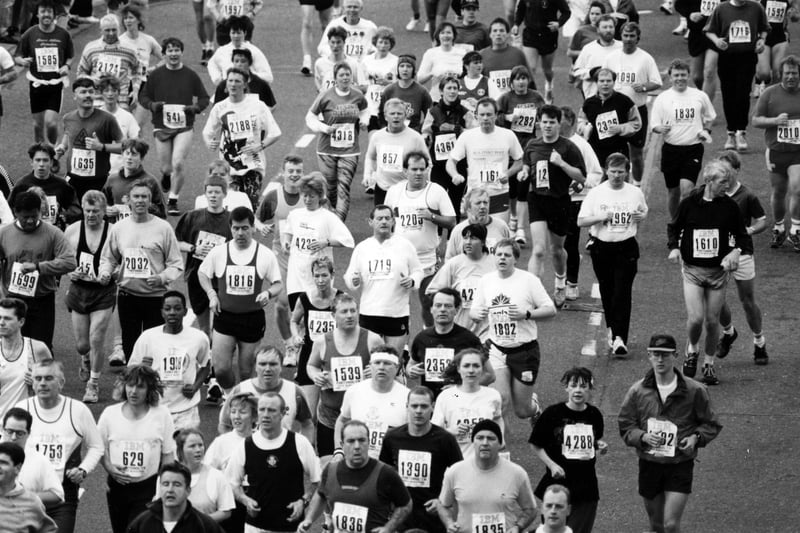 Participants in the 1994 Portsmouth half marathon. The News PP4942