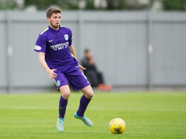Dundalk have completed a move for former Hibs and Dundee United midfielder Sam Stanton who had been training with Dundee since returning from America (RTE)
