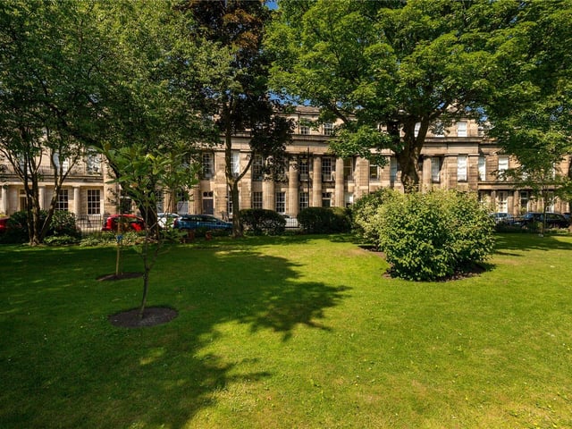Residents of the area are entitled to a key for St Bernard's Crescent gardens on subscription, and are additionally able to subscribe to Dean Gardens, which is ideal for dog walking and children's play areas