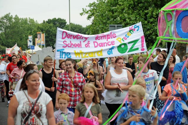 Hundreds took part in the 2014 Bridgemary Carnival 19th July 2014. Picture: Ian Hargreaves 142181-9
