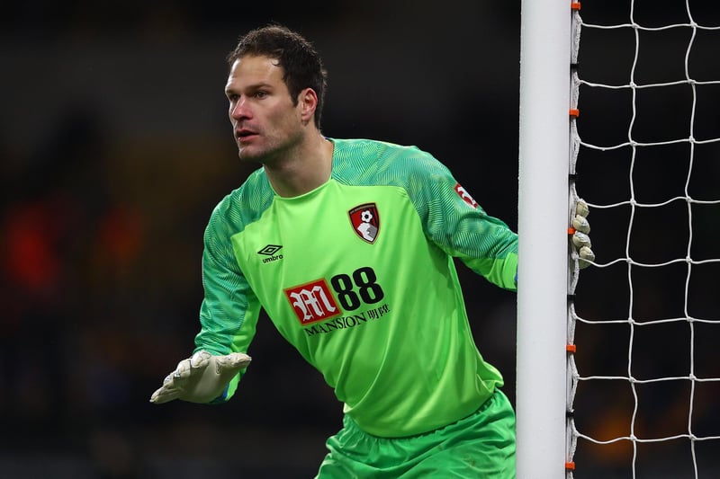 AFC Bournemouth keeper Asmir Begovic looks set to move back into the Premier League with the 34-year-old about to join Everton as back up for England stopper Jordan Pickford (Daily Mail)