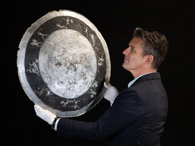 Maximus' (Russell Crowe) stunt arena shield from the 2000 film 'Gladiator' (estimate £8,000-£10,000).