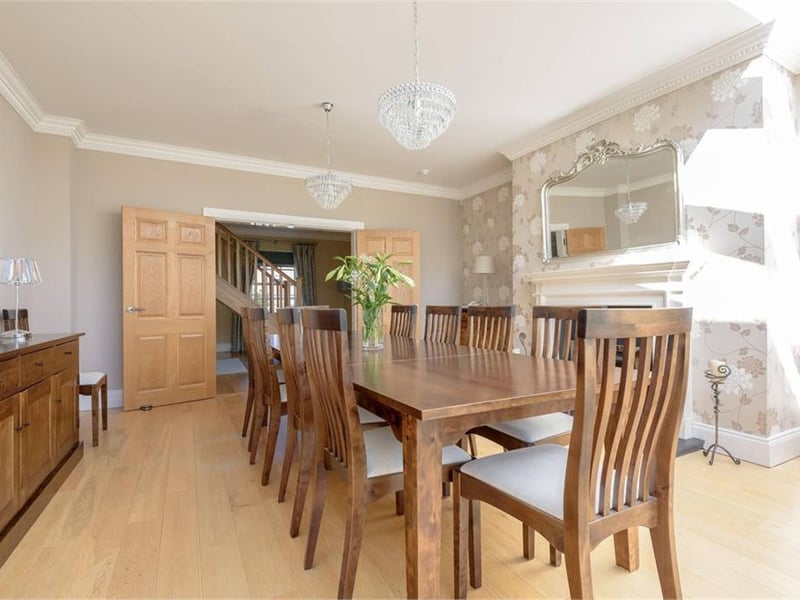 Dining room.