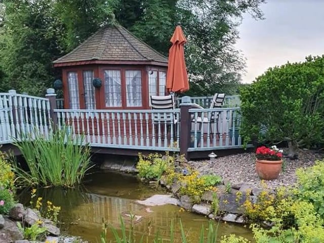 Truffle Lodge, Trundle Lane, Fishlake, Doncaster, DN7 5LN. Rating: 4.9/5 (based on 97 Google Reviews).