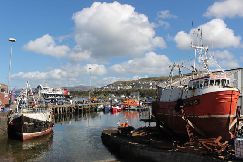 An hour drive from Fort William this bustling fishing port is situated at the end of the famous West Highland Railway and the ‘Road to the Isles’. A great base to explore with links to the islands of Skye, Rum, Eigg and Muck.