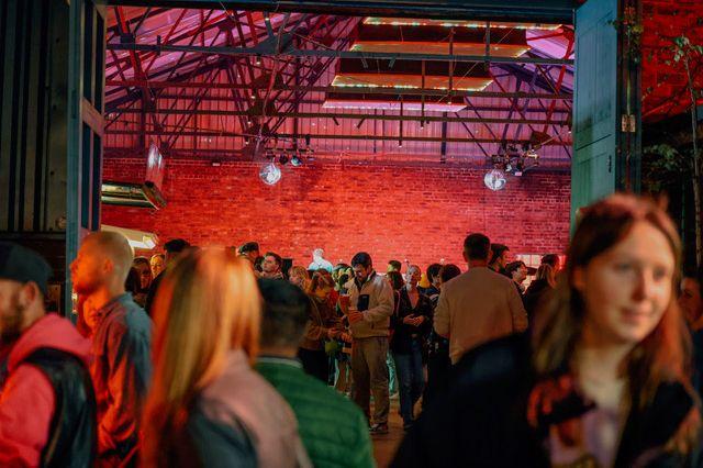 While not strictly a bonfire event, the Peddler Market Sheffield No. 99 provides the perfect festival atmosphere for Bonfire Weekend! Enjoy an incredible array of street food, craft beer, cocktails, and great music in Sheffield's creative industrial quarter. A great alternative celebration. 📍 Peddler Warehouse, 92 Burton Rd, Sheffield S3 8BX