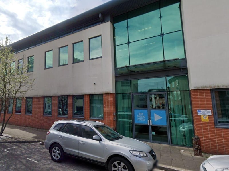 John Pounds Centre on Queen Street, Portsmouth has a rating of 4.4 from 540 reviews. One gym-goer said: "Nice gym facilities and other classes on offer."
