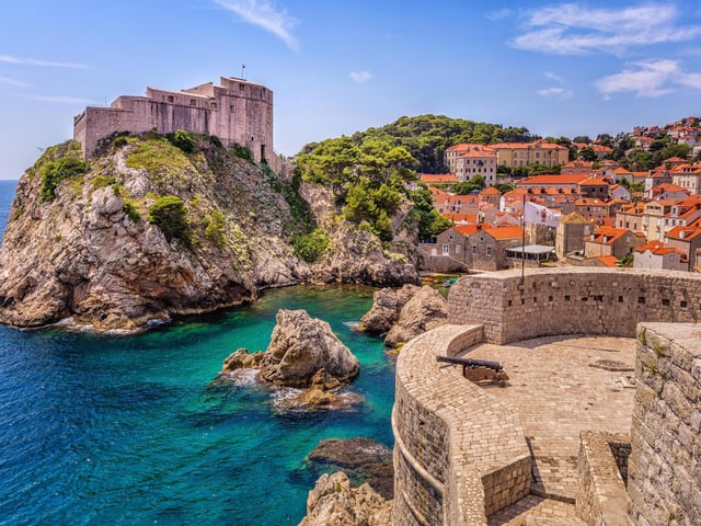 Croatia saw a seven day rolling average of 115 new daily confirmed coronavirus cases per 100,000 people in the seven days to 28 November.