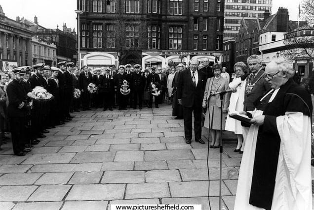 Lord Mayor Gordon Wragg OBE memorial for HMS Sheffield 1983