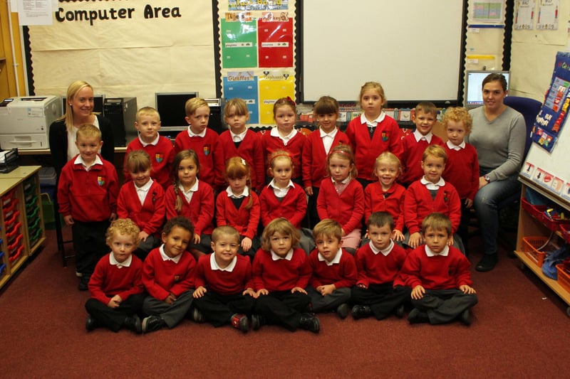 Chesterfield Highfield Hall reception class 2, with  teacher Catherine Wilkinson and  teaching assistant Kelly-Ann Thring.