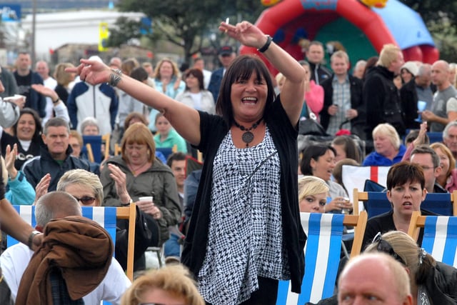 Were you pictured having great fun at the 2009 Bents Park Summer Music Festival?