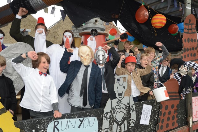 Whaley Bridge Carnival, Dr Who theme for the scouts and guides