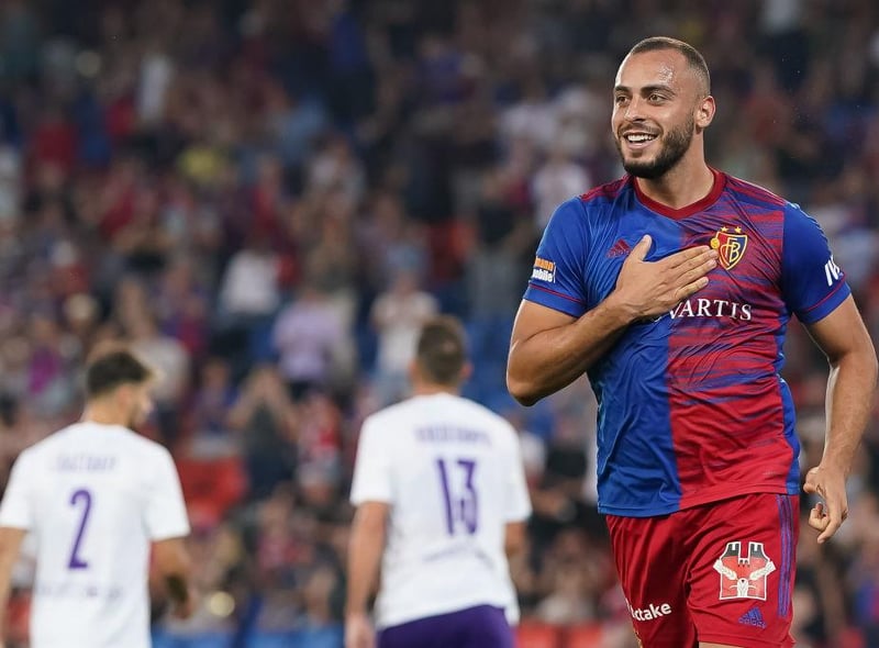 Leeds United are interested in signing Basel striker Arthur Cabral, although AC Milan and Bayer Leverkusen are also keen.

(Photo by Christian Kaspar-Bartke/Getty Images)