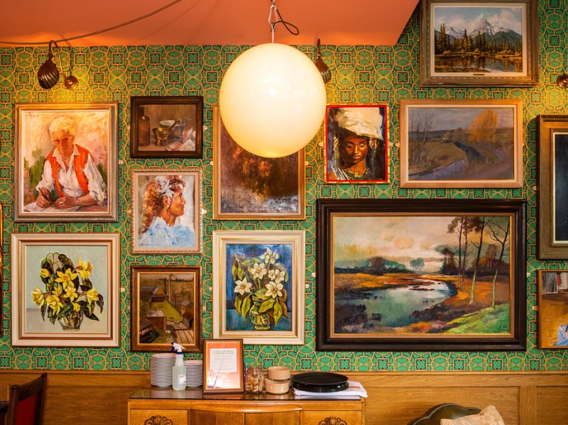 A quirky, eccentric venue at The Springs that receives high praise on Tripadvisor for its extensive, flexible gluten-free and vegan menus, alongside its signature cocktails. 🍽️ The Springs, Thorpe Pk Approach, Leeds LS15 8GG