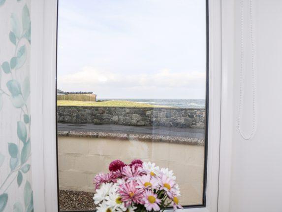 This detached cottage is in the village of Macduff, near Banff. It offers one twin bedroom and a shower room and can sleep up to two people.