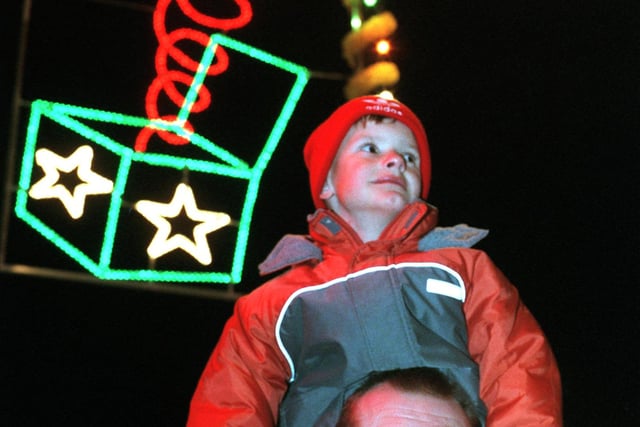 Martin Glaves from Ecclesfield with his 6-year-old son Sam at the Sheffield Lights switch on  in 1999