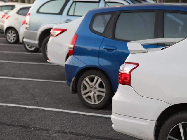 This role is looking for helpful and friendly Car Park Marshalls to assist with traffic flow and customer parking. These are temporary roles for the week leading up to Christmas, no experience is needed, and training will be provided. Apply here: bit.ly/3kyIgck (Photo: Shutterstock)