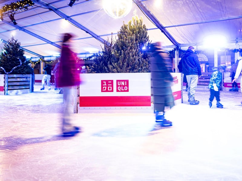 Go ice skating in a beautiful setting on George Street, perfect for a festive outing.