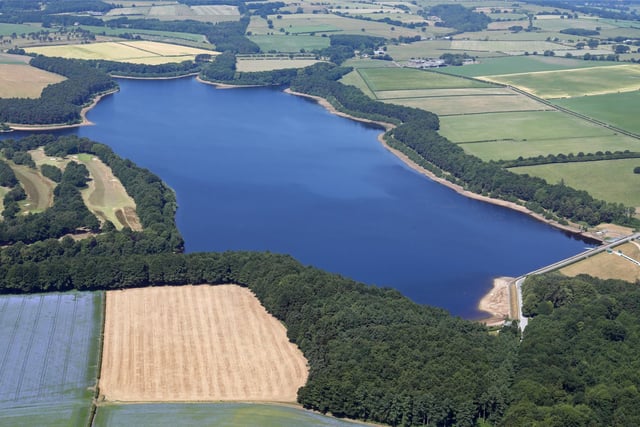 Eccup Reservoir offers beautiful views across the water. You can walk around the edge of the reservoir, soaking up the splendid scenery as you do so.