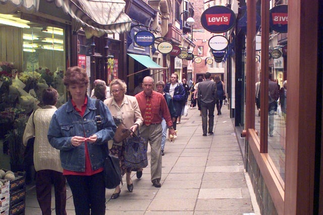 Shoppers and shops on Chapel Walk, Sheffield, in 1998