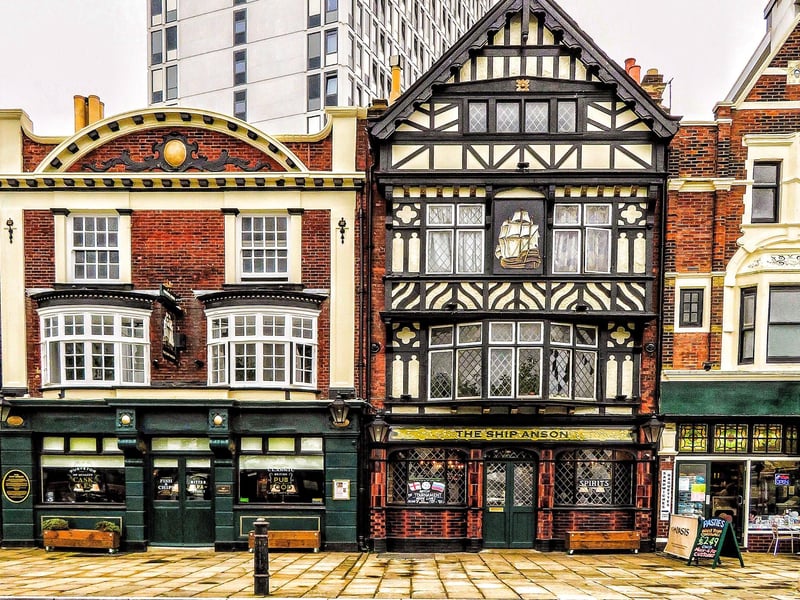 The Ship Anson is located right on the doorstep of the Historic Dockyard and is a great pub for a quick bite to eat before visiting local Portsmouth attractions. This pub is rated 4.5 out of five with 628 reviews on Tripadvisor.