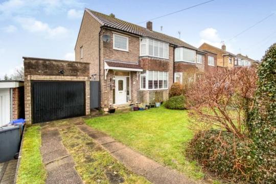 Marketed £280,000; First viewing offered £20,000 over asking price to take it off the market; Vendor accepted at £300,000 so the property sold after two days