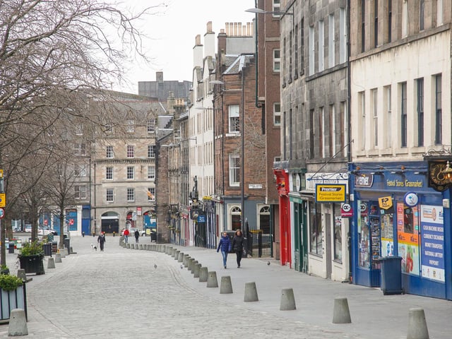 Built around 1821, the little-known Crawley Tunnel is actually an aqueduct that transported water from Glencorse Reservoir. It runs for about a mile from The Meadows to the Grassmarket and The Mound where it meets Princes Street.