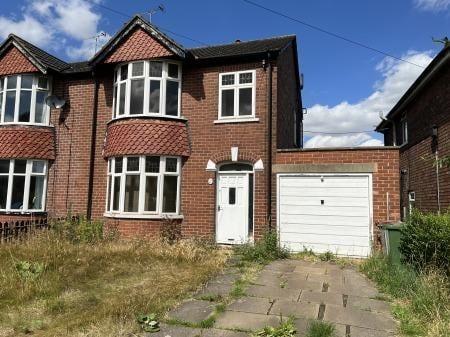 This home sold for £147,500, when it had a guide price, pre-auction of £95,000. It'll need a bit of modernising by the new owners.