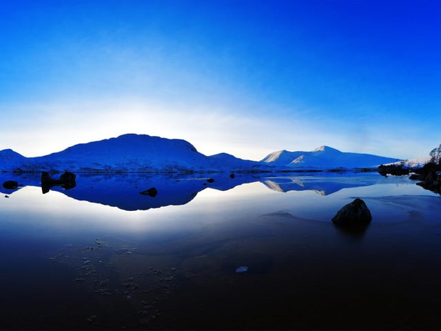 "A few of my friends decided they wanted to kayak in February – I suggested this location. I was having problems with my shoulder so I spent the day taking action shots–and took some landscape shots in between those." Kris Fraser, Kirkcaldy