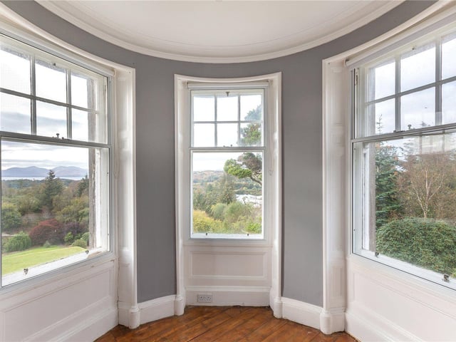 Bay windows provide views of the garden grounds and out to Mull. Views can also be enjoyed from the ground floor sun room and large first floor balcony.