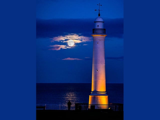 Feeling blue at Cliffe Park.