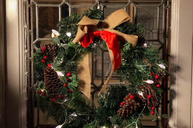 Dan Walker's traditional Christmas wreath (pic: Dan Walker/Twitter)
