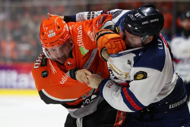 Tussle time Steelers v Stars pic Hayley Roberts